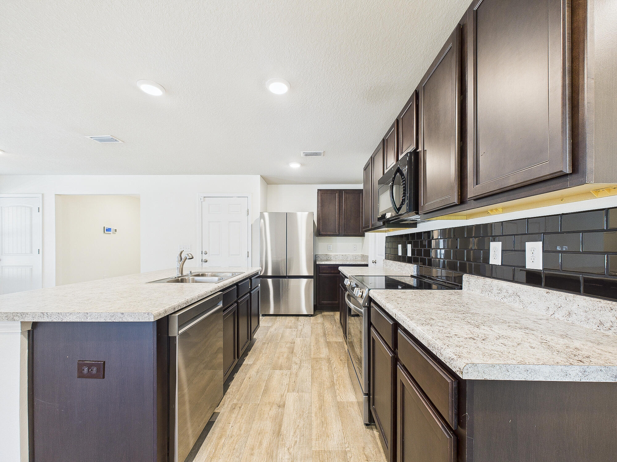 691 Earl Godwin Road Freeport, FL 32439 - Photo 4 of 58 Kitchen