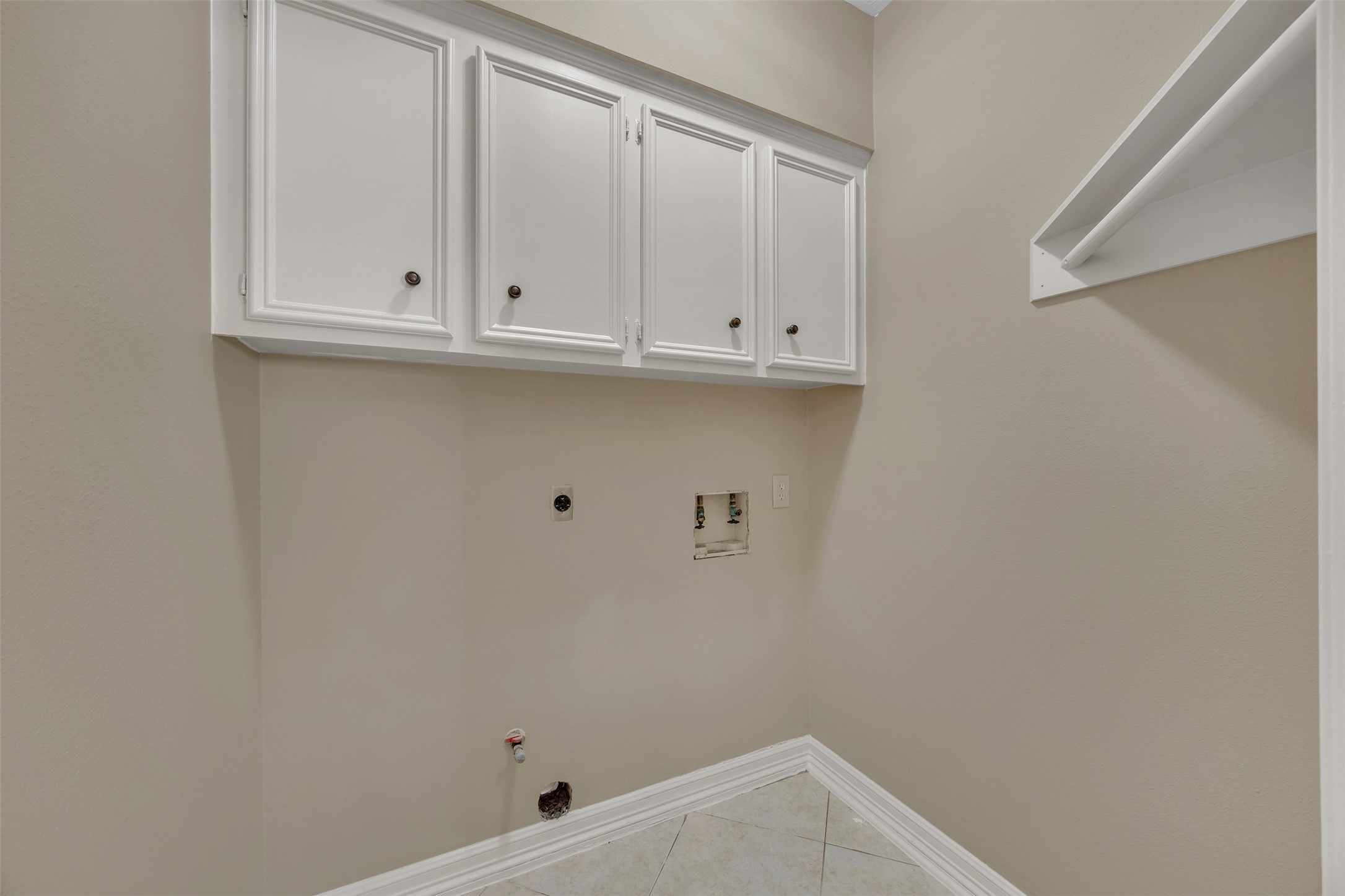 7659 Ameswood Road Houston, TX 77095 - Photo 21 of 24 a view of small space