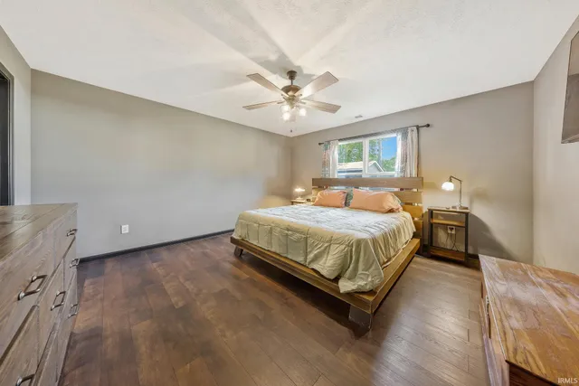 $338,000 | 301 South 4th Avenue, Haubstadt, IN 47639