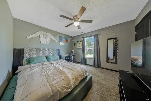 $338,000 | 301 South 4th Avenue, Haubstadt, IN 47639