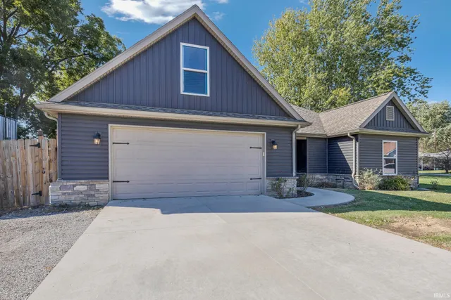 $338,000 | 301 South 4th Avenue, Haubstadt, IN 47639