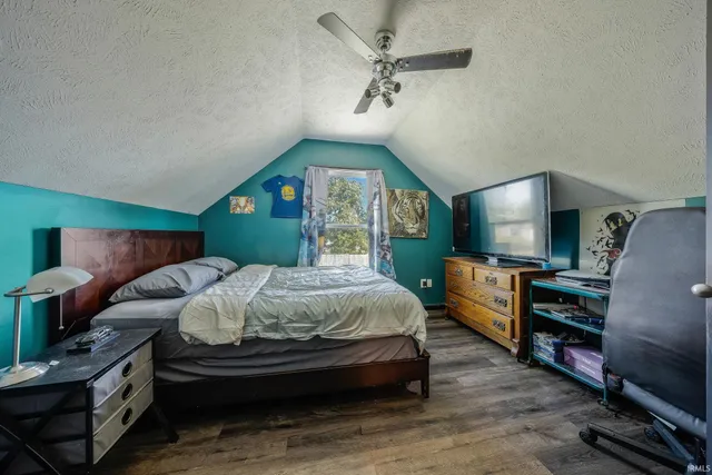 $338,000 | 301 South 4th Avenue, Haubstadt, IN 47639