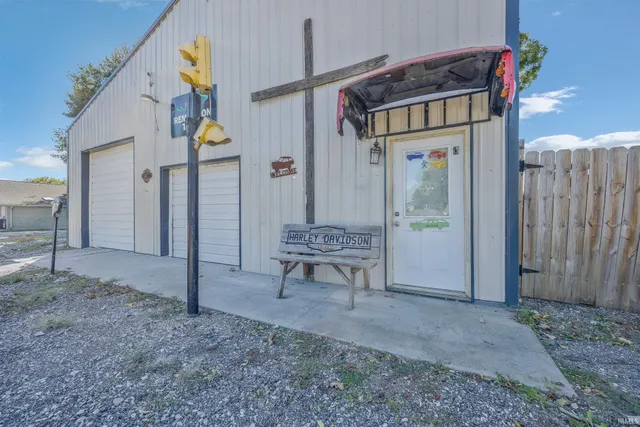 $338,000 | 301 South 4th Avenue, Haubstadt, IN 47639