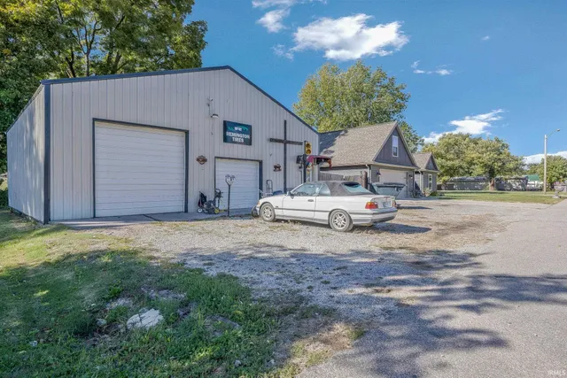 $338,000 | 301 South 4th Avenue, Haubstadt, IN 47639