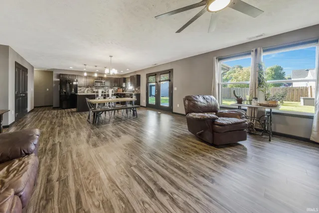 $338,000 | 301 South 4th Avenue, Haubstadt, IN 47639