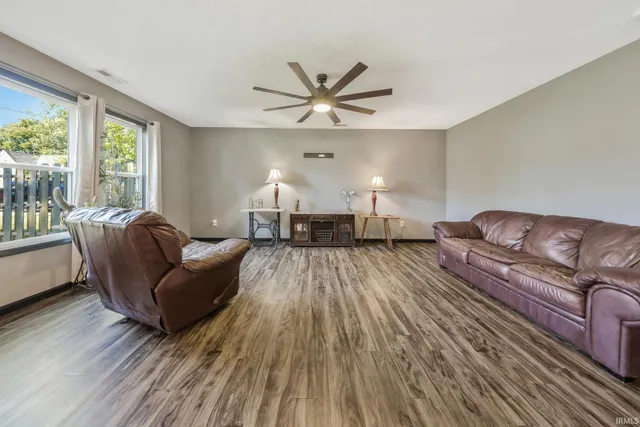 $338,000 | 301 South 4th Avenue, Haubstadt, IN 47639