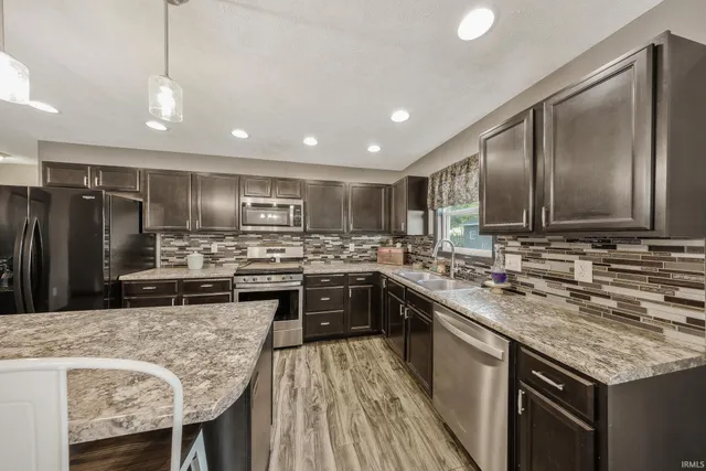 $338,000 | 301 South 4th Avenue, Haubstadt, IN 47639