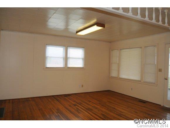 940 Apple Valley Road Hendersonville, NC 28792 - Photo 4 of 17 Gallery Image 4