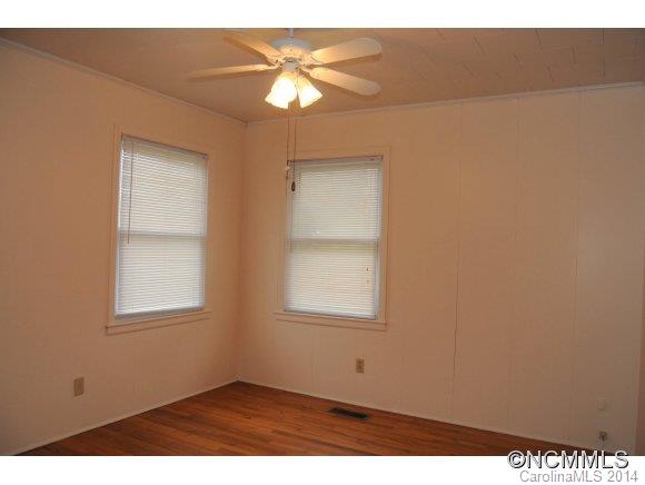 940 Apple Valley Road Hendersonville, NC 28792 - Photo 5 of 17 Gallery Image 5