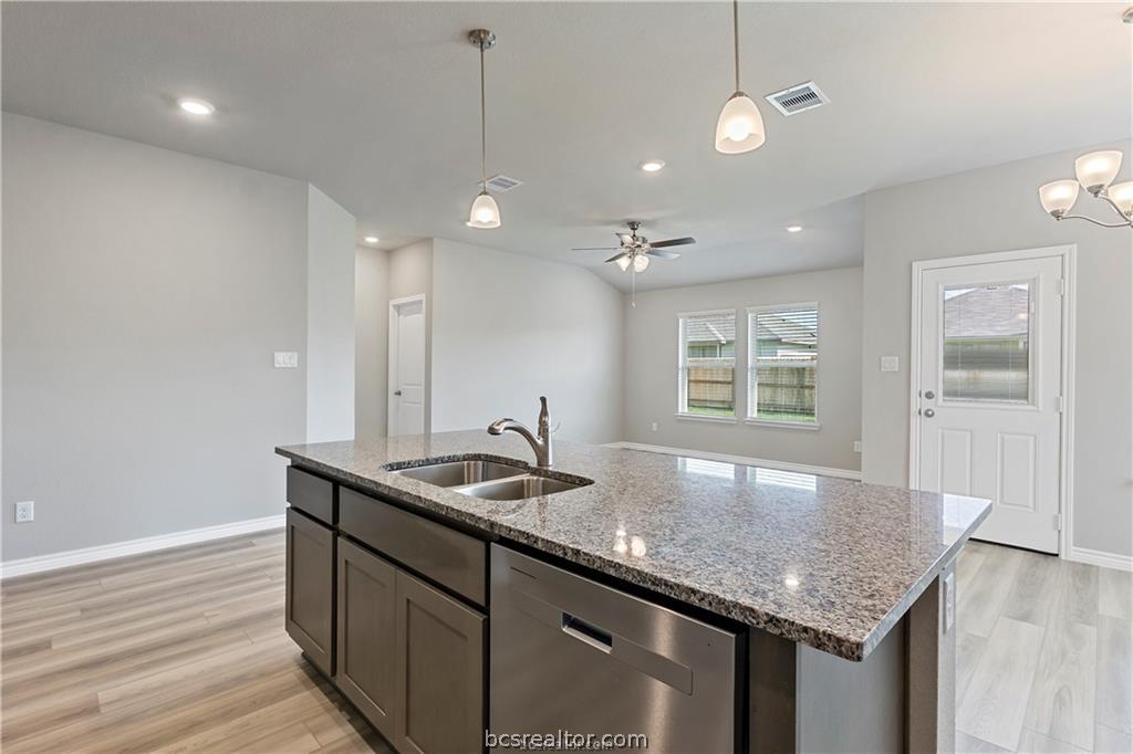 2119 Chief Street Bryan, TX 77807 - Photo 9 of 23