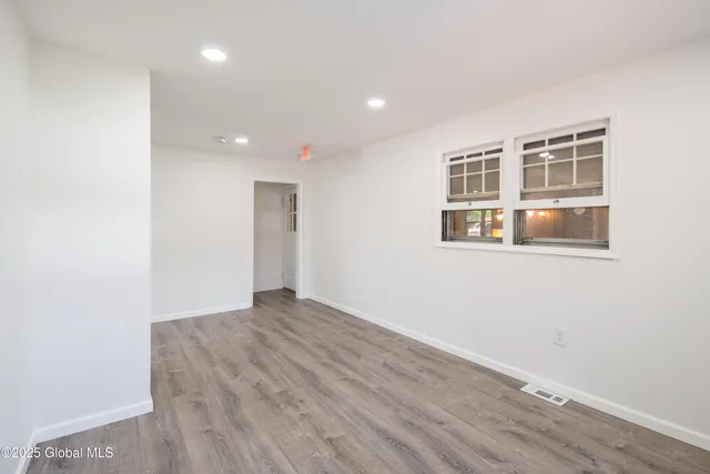 $3,800 | 135 Freemans Bridge Road, Glenville, NY 12302