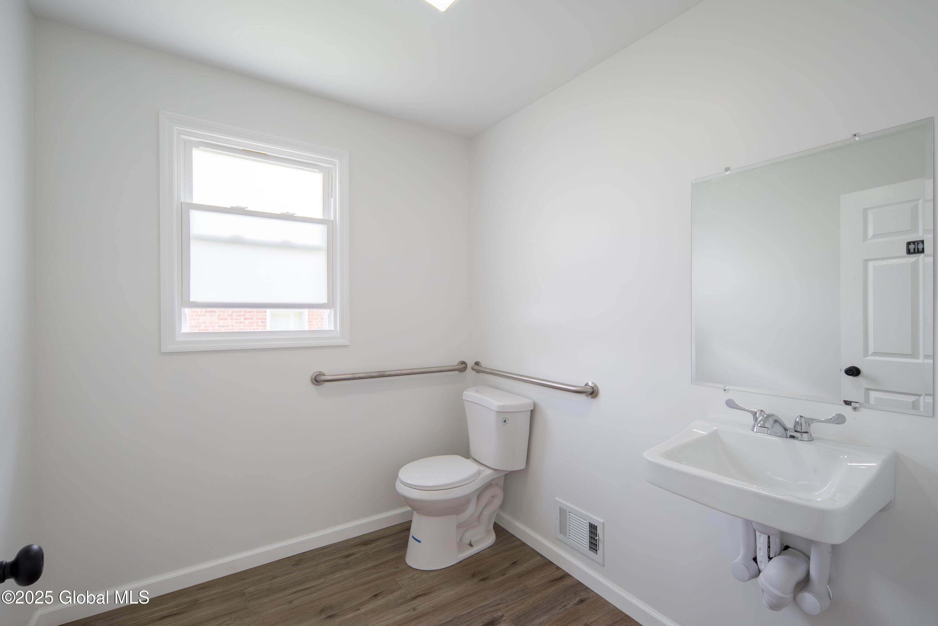 135 Freemans Bridge Road Glenville, NY 12302 - Photo 17 of 54 017