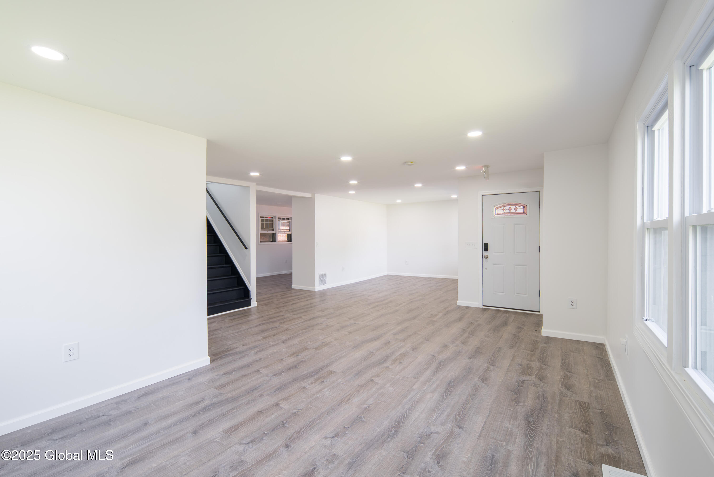 135 Freemans Bridge Road Glenville, NY 12302 - Photo 7 of 54 007