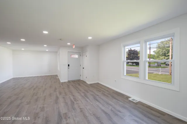 $3,800 | 135 Freemans Bridge Road, Glenville, NY 12302