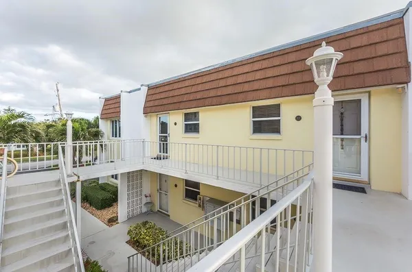 $1,500 | 1315 Bayshore Drive, Unit 204, Fort Pierce, FL 34949