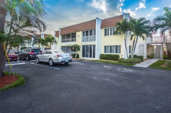 $1,500 | 1315 Bayshore Drive, Unit 204, Fort Pierce, FL 34949