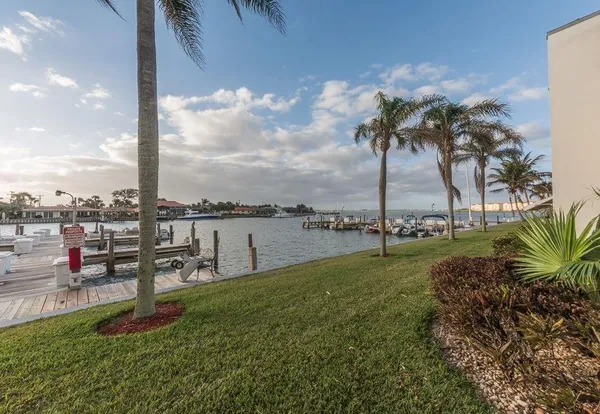 $1,500 | 1315 Bayshore Drive, Unit 204, Fort Pierce, FL 34949