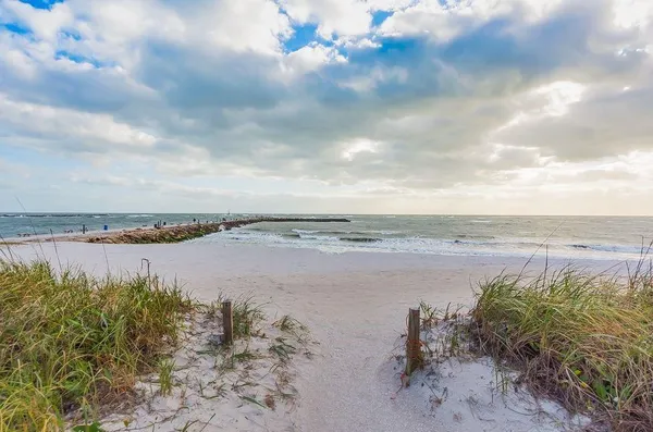 $1,500 | 1315 Bayshore Drive, Unit 204, Fort Pierce, FL 34949