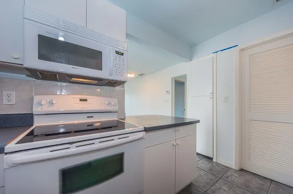 $1,500 | 1315 Bayshore Drive, Unit 204, Fort Pierce, FL 34949