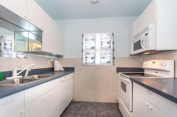 $1,500 | 1315 Bayshore Drive, Unit 204, Fort Pierce, FL 34949