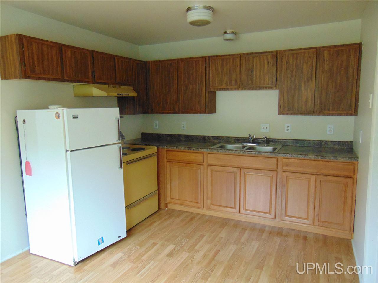 1064 West Ridge Street, Unit 4 Marquette, MI 49855 - Photo 5 of 11 Gallery Image 5