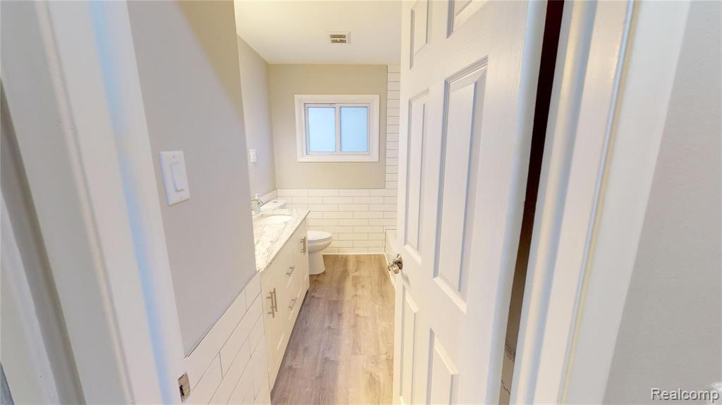 1380 Sycamore Drive Rochester, MI 48307 - Photo 8 of 22