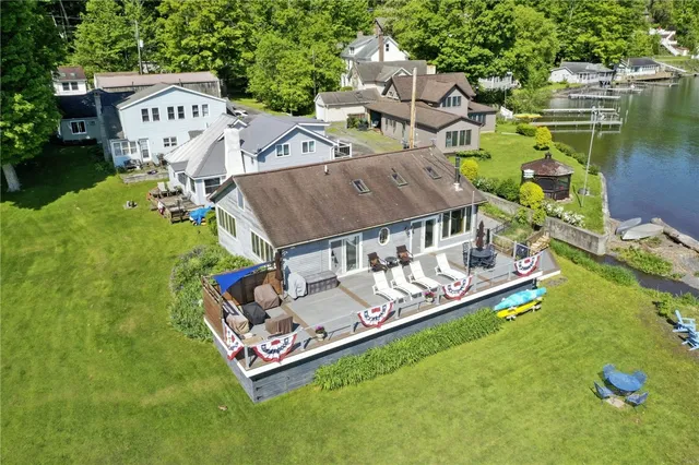 $649,900 | 2882 Fire Lane, Venice, NY 13118