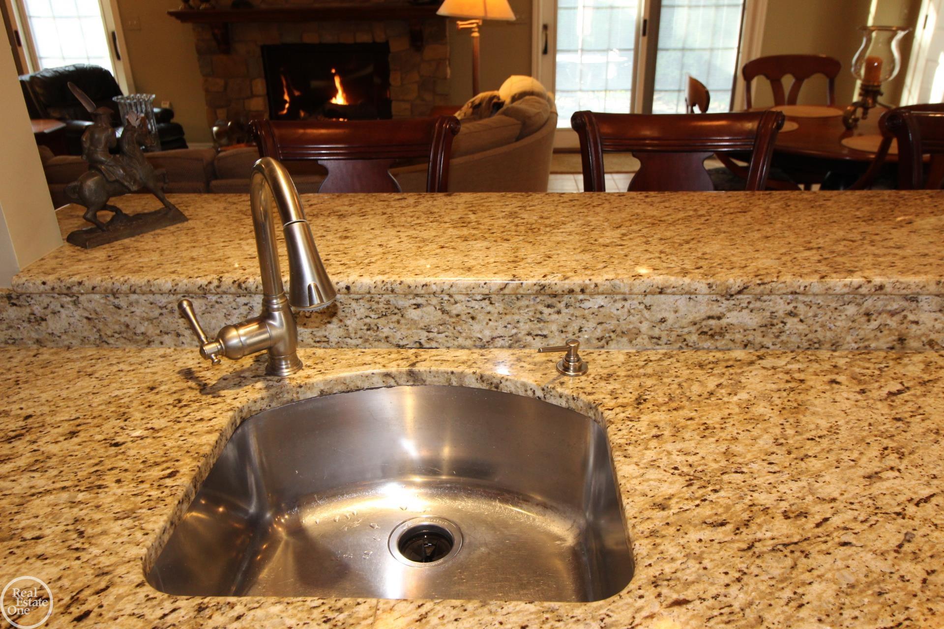 861 Shoreham Road Grosse Pointe Woods, MI 48236 - Photo 13 of 53
