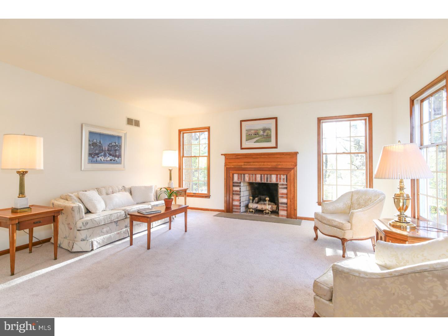 976 Broad Run Road Landenberg, PA 19350 - Photo 4 of 24 Living Room