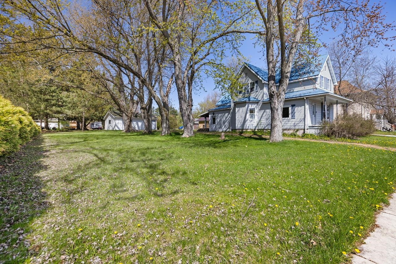 523 North 2nd Street Colby, WI 54421 - Photo 3 of 52