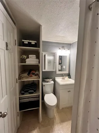 $2,600 | 810 North Tremain Street, Mount Dora, FL 32757