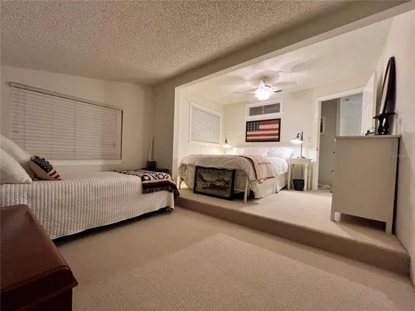 $2,600 | 810 North Tremain Street, Mount Dora, FL 32757