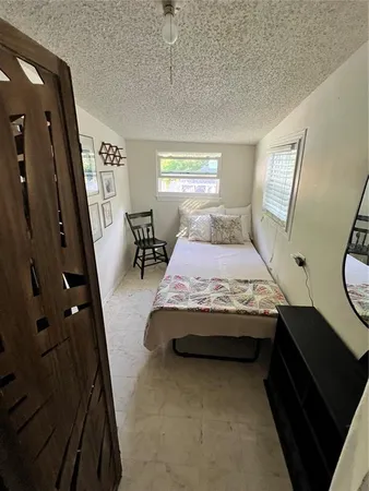 $2,600 | 810 North Tremain Street, Mount Dora, FL 32757
