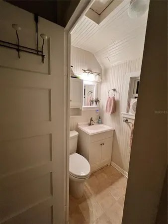 $2,600 | 810 North Tremain Street, Mount Dora, FL 32757