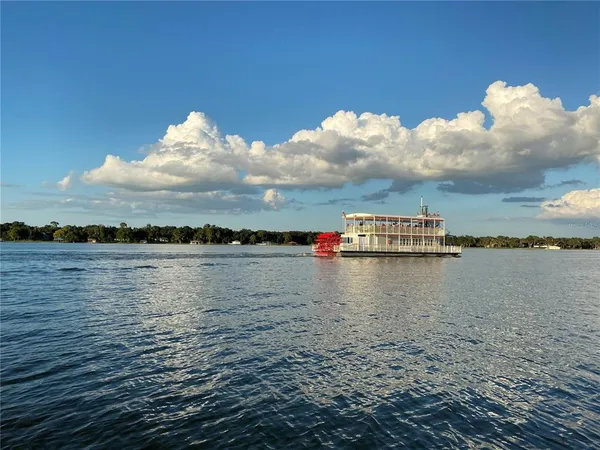 $2,600 | 810 North Tremain Street, Mount Dora, FL 32757