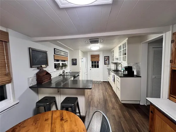 $2,600 | 810 North Tremain Street, Mount Dora, FL 32757