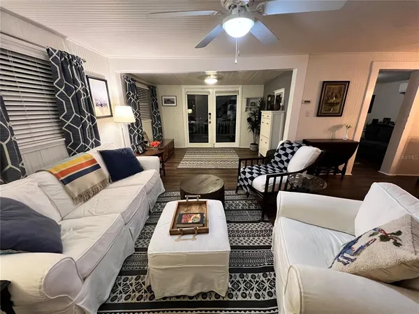 $2,600 | 810 North Tremain Street, Mount Dora, FL 32757