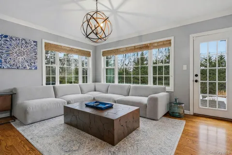 $2,879,000 | 38 Hewlett Lane, Port Washington, NY 11050