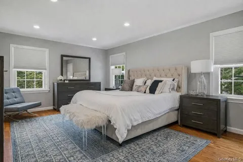 $2,879,000 | 38 Hewlett Lane, Port Washington, NY 11050