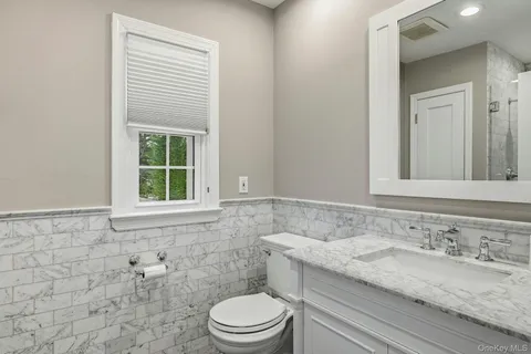 $2,879,000 | 38 Hewlett Lane, Port Washington, NY 11050