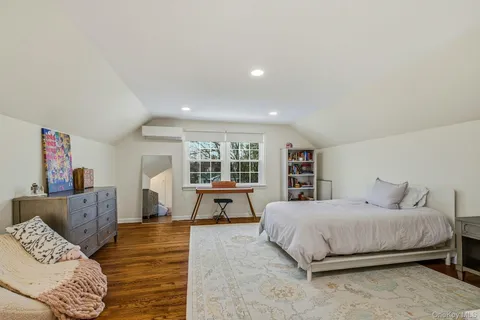 $2,879,000 | 38 Hewlett Lane, Port Washington, NY 11050