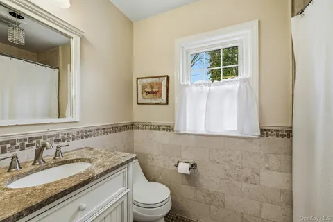 $2,879,000 | 38 Hewlett Lane, Port Washington, NY 11050