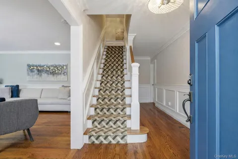 $2,879,000 | 38 Hewlett Lane, Port Washington, NY 11050