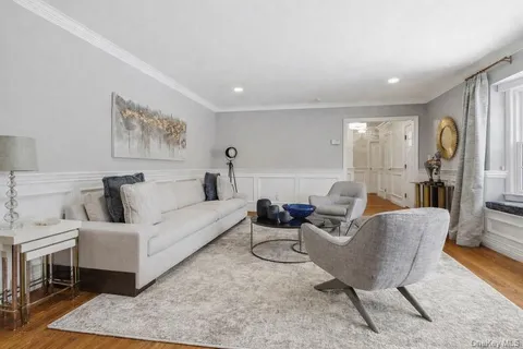 $2,879,000 | 38 Hewlett Lane, Port Washington, NY 11050