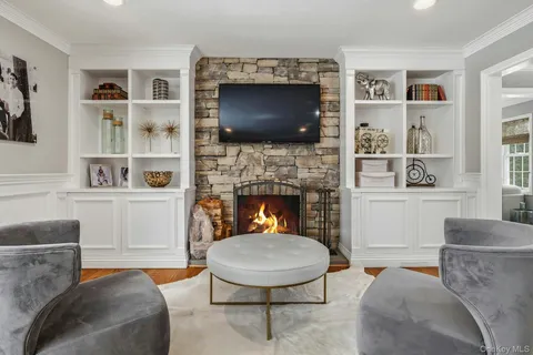 $2,879,000 | 38 Hewlett Lane, Port Washington, NY 11050