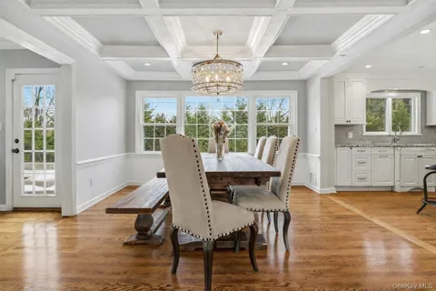 $2,879,000 | 38 Hewlett Lane, Port Washington, NY 11050