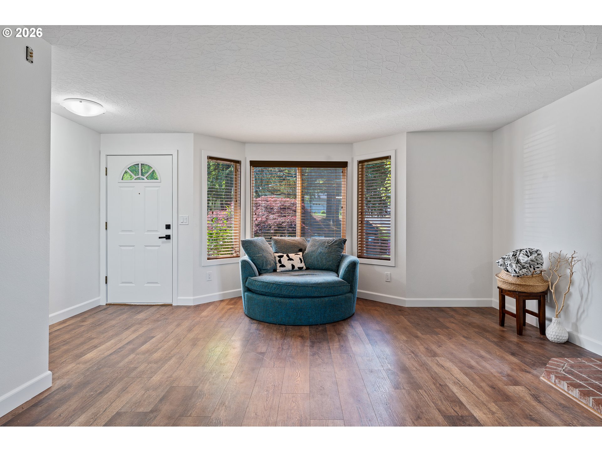 1316 Northwest Maple Lane Camas, WA 98607 - Photo 8 of 44 Living Room/Entrance