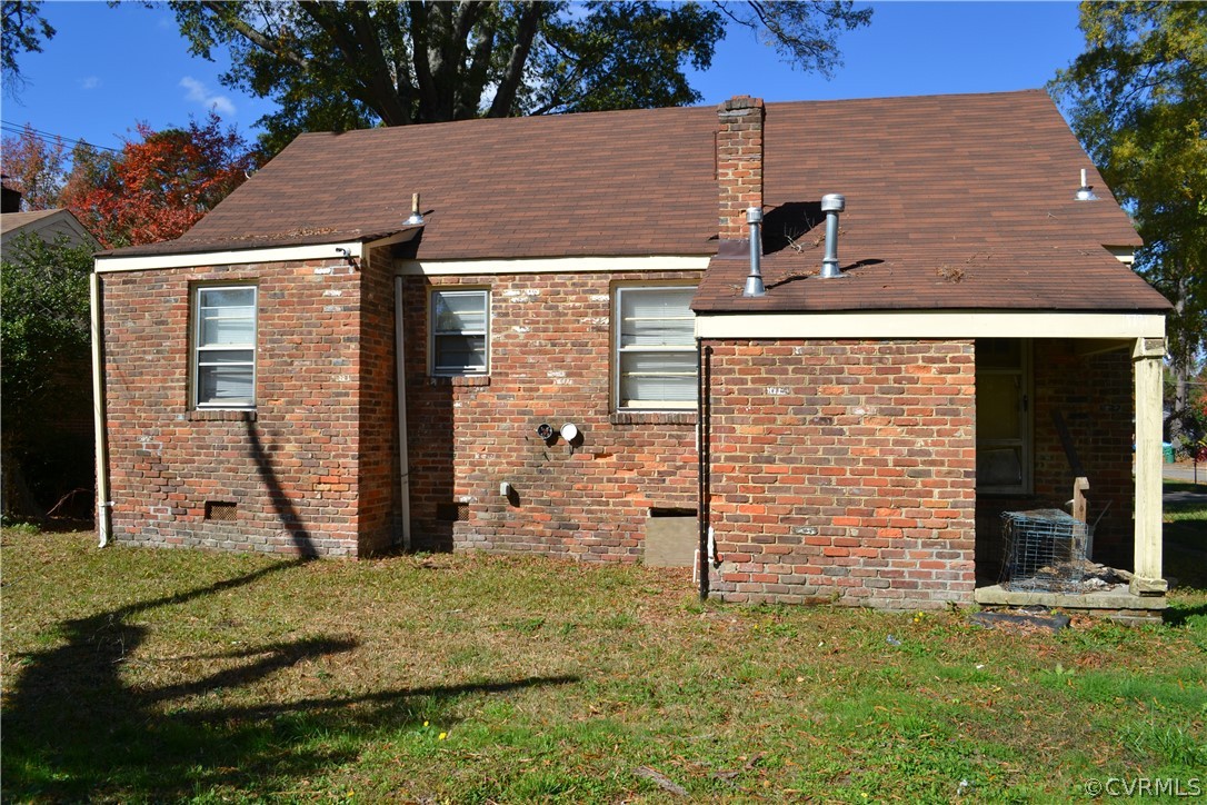 806 Northampton Road Petersburg, VA 23805 - Photo 11 of 11 front view of a house with a yard