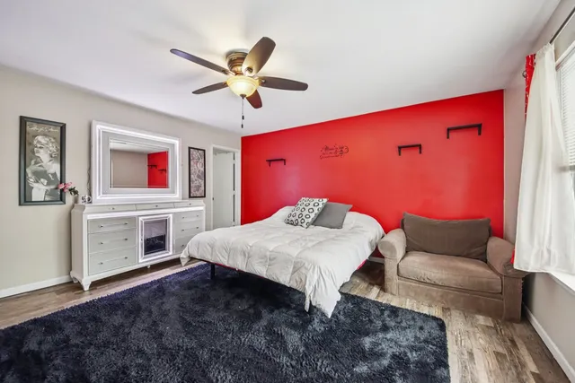 $319,900 | 410 Riverside Drive, Lakemoor, IL 60051