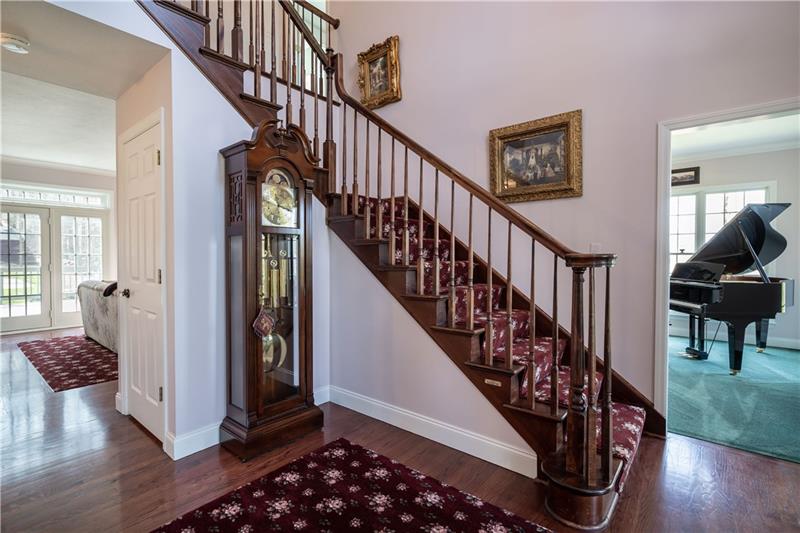 464 Springdale Road Eighty Four, PA 15330 - Photo 2 of 25 Entry 464 Springdale Road